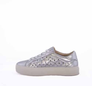 сиви обувки