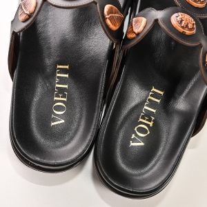 Women's Leaf Detail Leather Slides