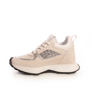 Trendy Women's Suede Sneakers - Ivory & Silver Runners