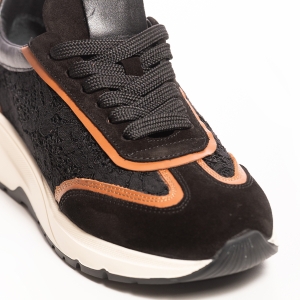 сникарси с дантела