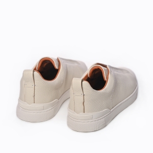 Елегантни кожени слипони - комфорт и стил в едно!