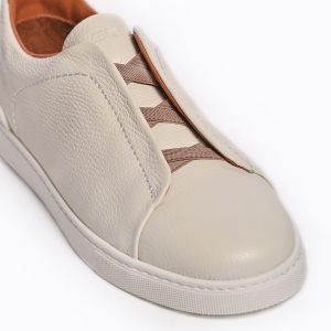 Елегантни кожени слипони - комфорт и стил в едно!