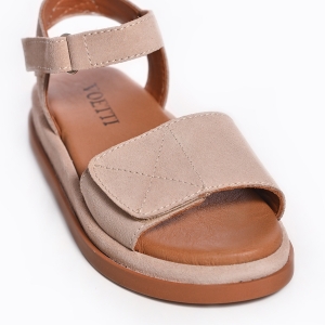Chic Beige Platform Sandals: Your Go-To Summer Comfort!